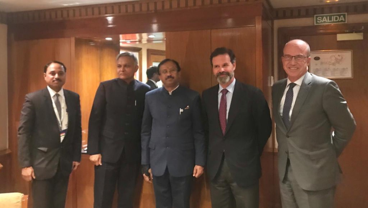 Juan Entrecanales se reúne con el Ministro de Estado de Asuntos Exteriores de India