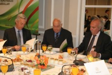 El Secretario de Estado de Comercio Exterior, D. Alfredo Bonet, el Ministro Abdullah y el Presidente de la FCEI, D. Antonio Escámez.
