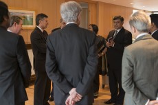 Imagen del encuentro entre el secretario de Estado de Asuntos Exteriores y su homólogo indio