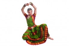 Cursos de baile de Bollywood y hatha yoga en Casa Asia