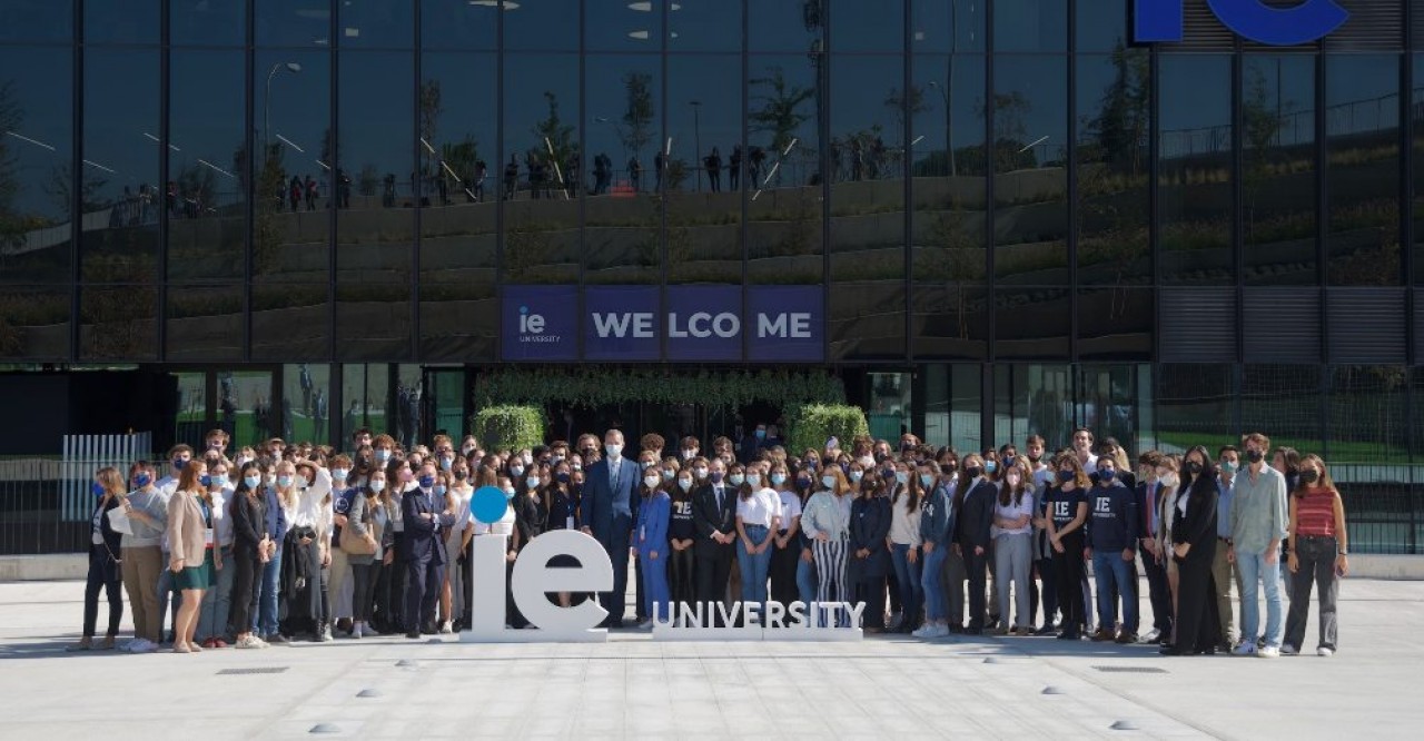 El Rey Felipe VI inaugura la torre de IE University en Madrid