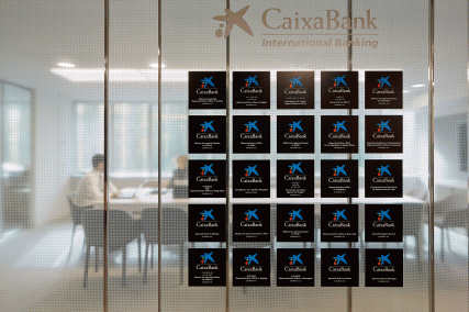 CaixaBank revalida el certificado AENOR por la calidad de atención y gestión de su red internacional